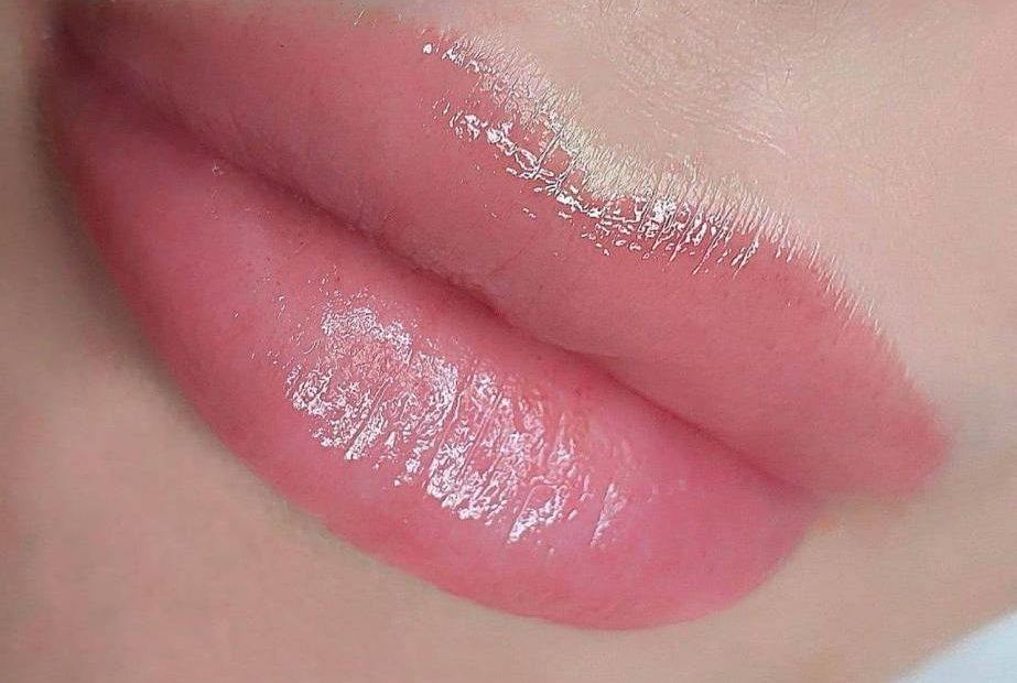 lip blush tattoo